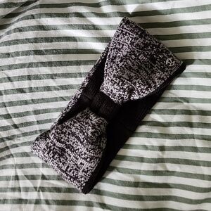 Reversible women's Lululemon ear warmer headband- size O/S